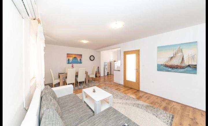 Apartman Marinovic Kaštela Esterno foto